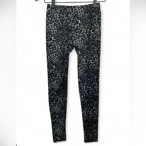 5/20$ Leopard Print  Leggings size small